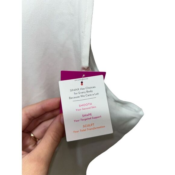 Spanx Women's White Shapewear Tank Top Size 3X Body Contour Stretch Comfy NWT - Picture 5 of 7